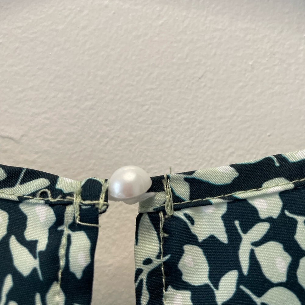 Woman’s Romper - Picture 4 of 5